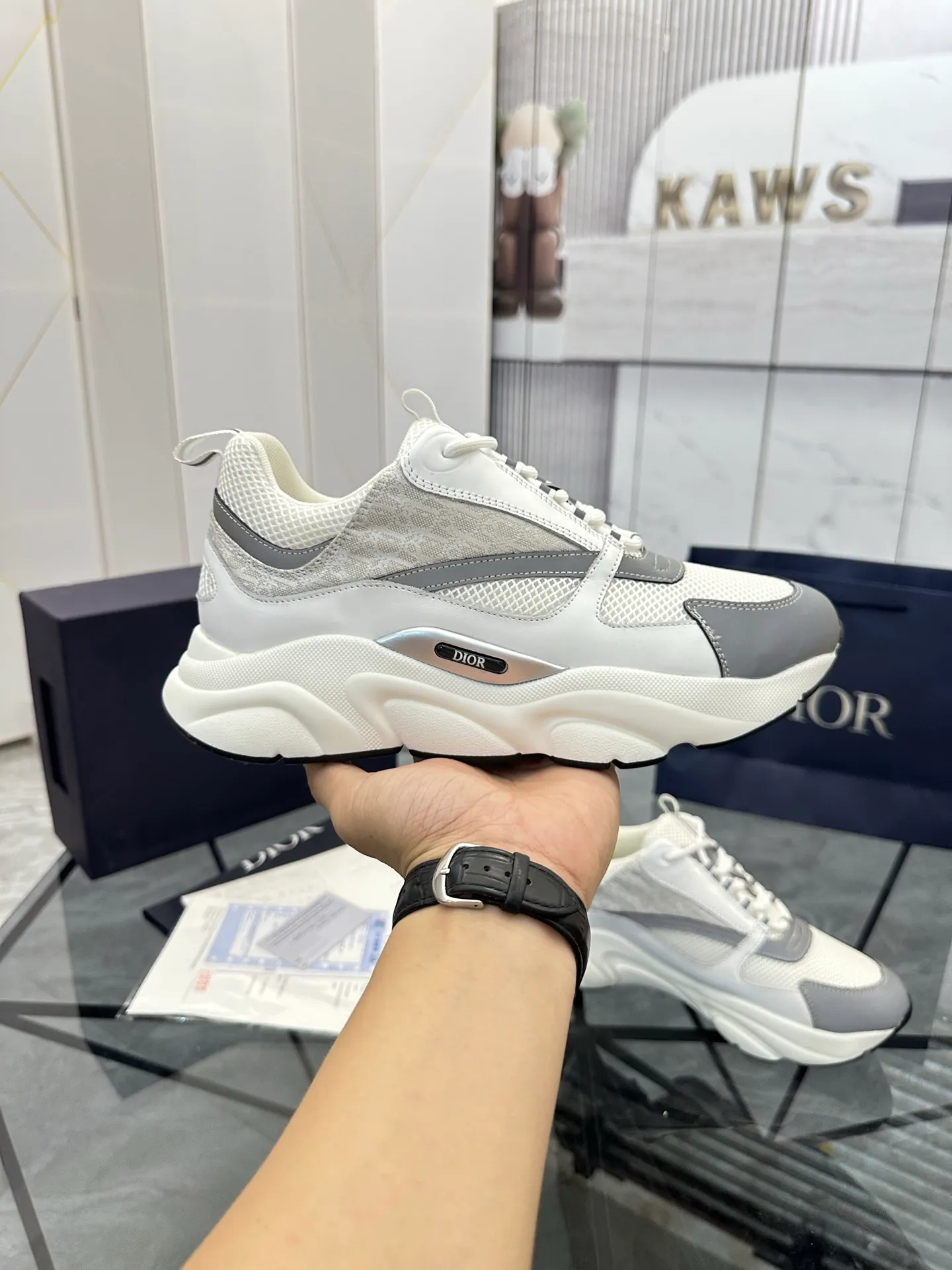 Men's shoes: 💰P460¥ Ready in Guangzhou, fully packaged Product trademark: Dior* "Dior*" low-top casual shoes Regular size: 38-46 (can be customized to 47) B22 Product materials: imported cowhide leather upper spliced ​​with original fabric, breathable lining, original outsole. Number: 920